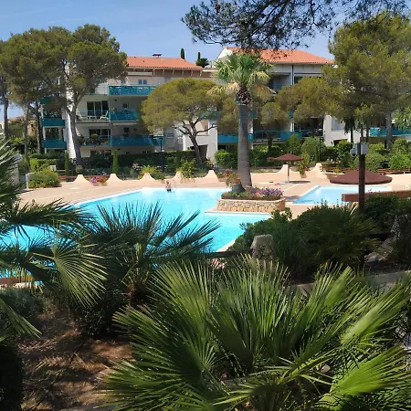 Raphael: Rez De Jardin, 2 Chambres, Piscines 公寓 *